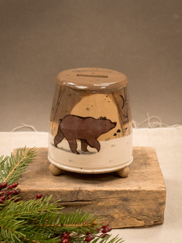 Hranilnik Divja družba - Medved (brez luknje)